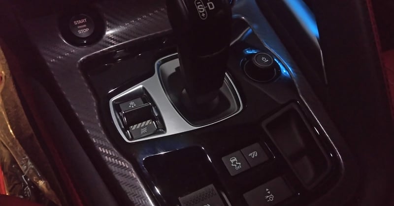 Maîtriser la boîte de vitesses automatique en course : les techniques des pros